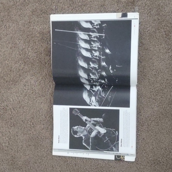 PRE OWNED LIFE THE YEAR IN PICTURES HAS WEAR COFFEE TABLE BOOK COLLECTOR ITEM - Picture 11 of 12